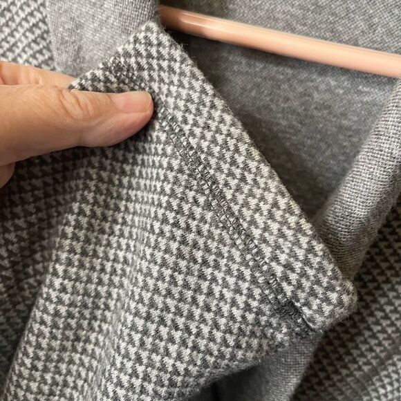 T by Talbots size L sweatshirt cardigan side zipper. Causal Neutral. - Picture 4 of 6